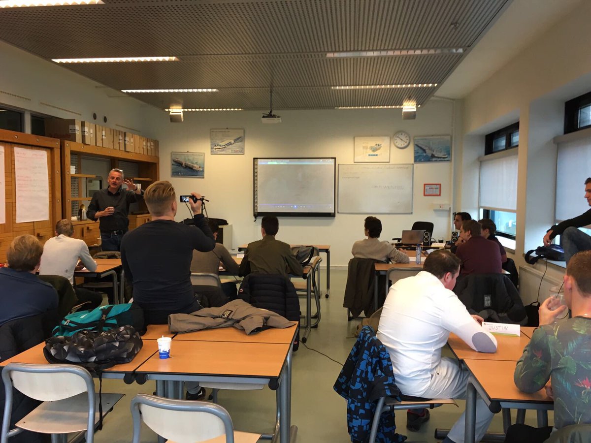 EmprovePeople's tweet photo. Vandaag hebben we de training Praktijkopleider Scheepvaart mogen verzorgen op STC-Group! #empoweringpeople https://t.co/HLpzt701v7