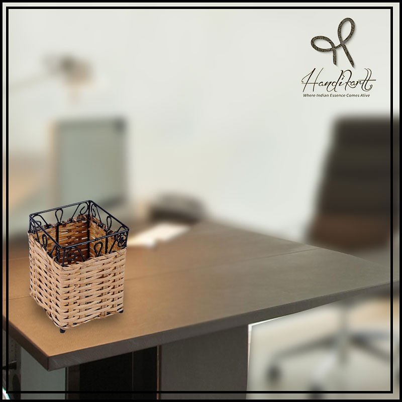 HandiKart_India's tweet image. #Designfor #StudyRoom Pen/ Pencil are always most essential while reading /working. Order this #penstand &amp;amp; more such handikart.co.in/home-decor/stu…