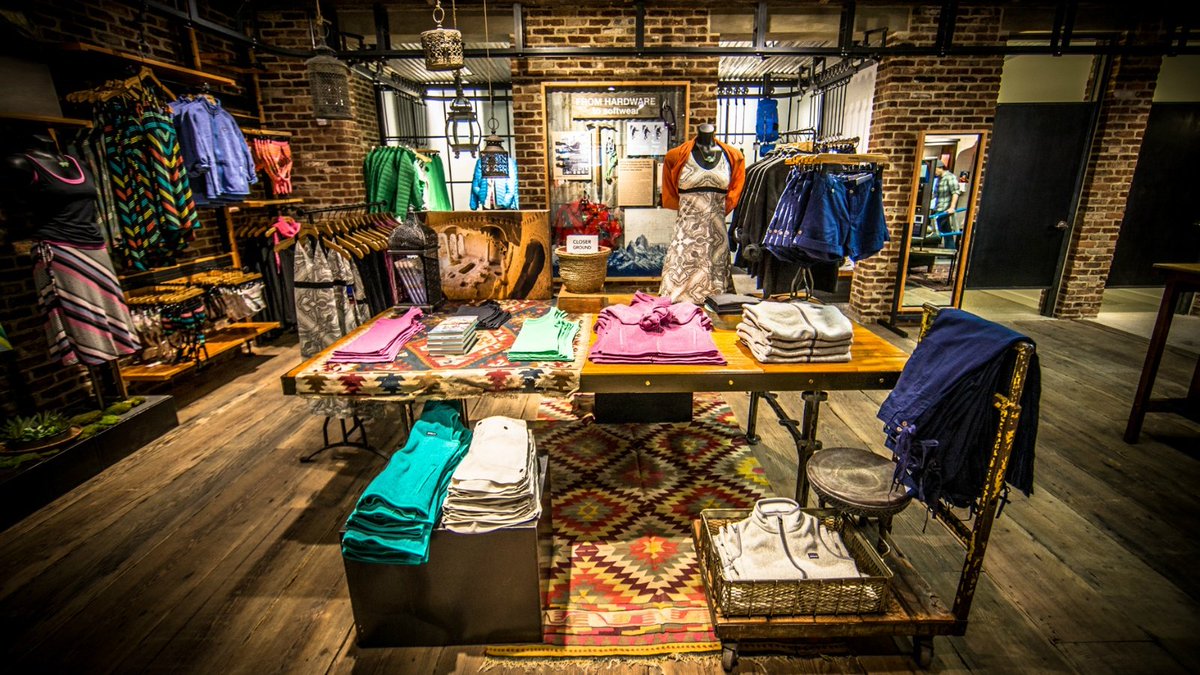 iQmetrix's tweet photo. Beyond Black Friday? A Shift in Thinking https://t.co/q5wurlTLS2 by #BlackFriday #retail @lifeoverlux https://t.co/lhYCe2V5DX