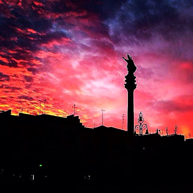 Boalecce78's tweet photo. #lecce tramonta!!! #sunset #lecce city!!! Che spettacolo... https://t.co/hC7ccJ2Nhl