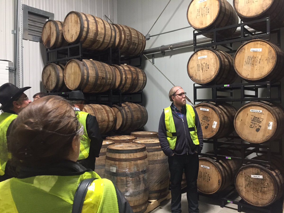 NickiWestersund's tweet photo. Fun tour of Big Rock Brewery yesterday! Canada's largest independent Kraft brewery! #bigrockbrewery #canadianbarley https://t.co/NbRKrWRGsh