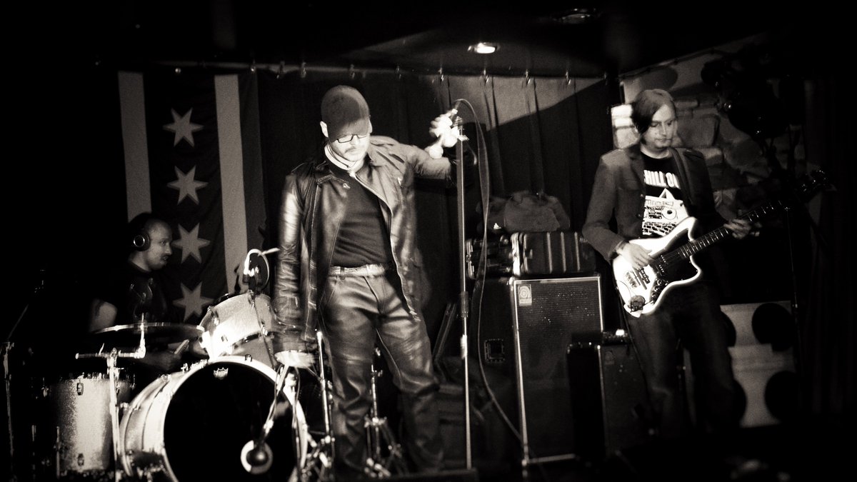 Killwaveband's tweet photo. Hey, here's a picture from our concert on Saturday at Cobra Lounge. It was great to play out again #killwave https://t.co/VxLBNL7vmR