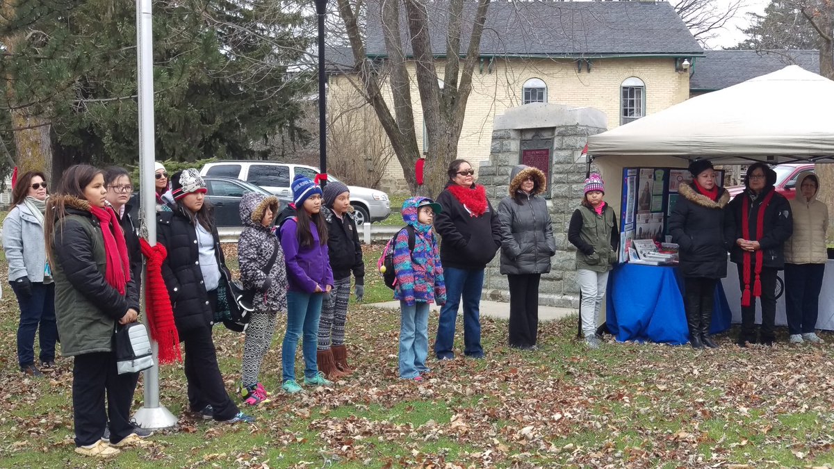 SixNationsGR's tweet photo. Kicking off Aboriginal #AIDS Awareness Week at #SixNations Veterans Park #RedScarfCampaign #HandsUpforHIVPrevention https://t.co/SeDcIsjOHu