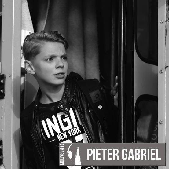 gbrlofficial's tweet photo. 20 dec draai ik voor #SeriousRequest  help mee🙏SMS  "DJ 2032" naar 3669. Een SMS kost éénmalig €3,- en gaat rechtstreeks naar het goede doel https://t.co/CraSL4SSrR