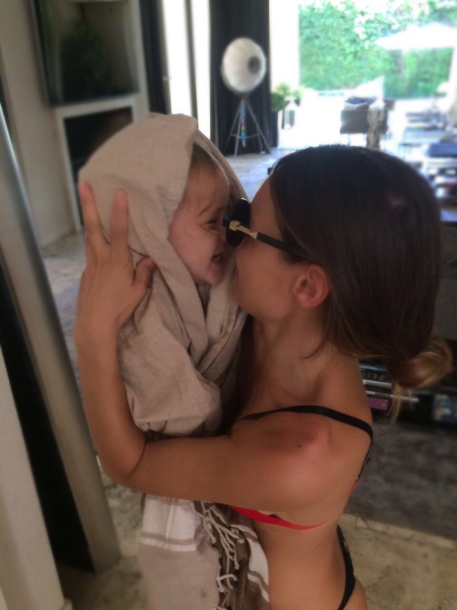 pampitaoficial's tweet photo. I❤️Beni #benigorditorico #mamábabosa https://t.co/ebCS1jAwN6