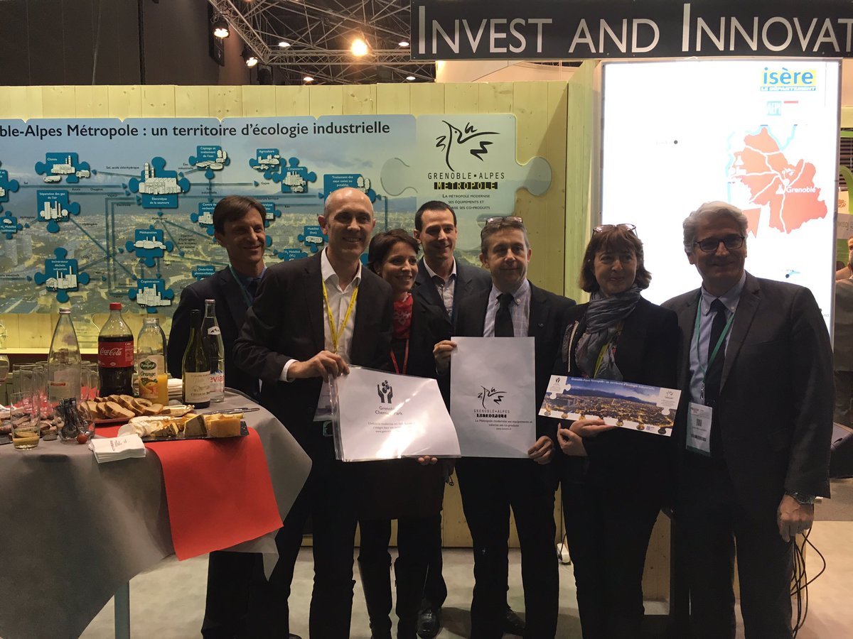 KevinNOASCONE's tweet photo. Rencontre @PlassartENVISOL et Mr Ferrari Pdt de la Métropole de Grenoble & Maire de Pont de Claix #Crisalid #friche @Pollutec @axelera_pole https://t.co/VupqPsmLoQ