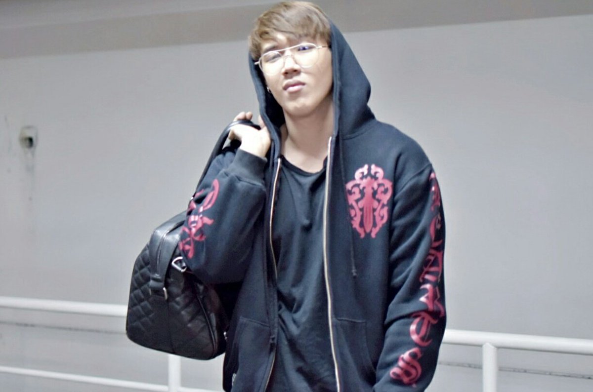 molnoknoy's tweet photo. ชอบฮู้ดดดด ตัลล๊าคคคค #KS #01DEC16 https://t.co/khHV46qVH2