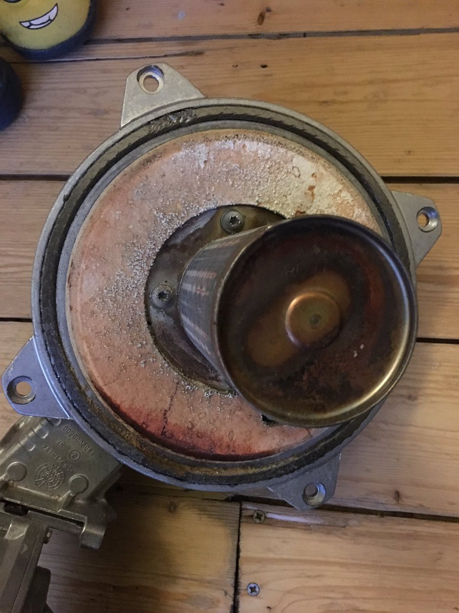 Rdmills88's tweet photo. This is why you need your boiler serviced 😩 https://t.co/nyc916bbiz
