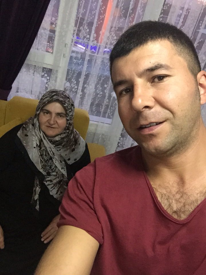 Canım anam ziyaretimize gelmiş hoş gelmiş sefalar getirmiş