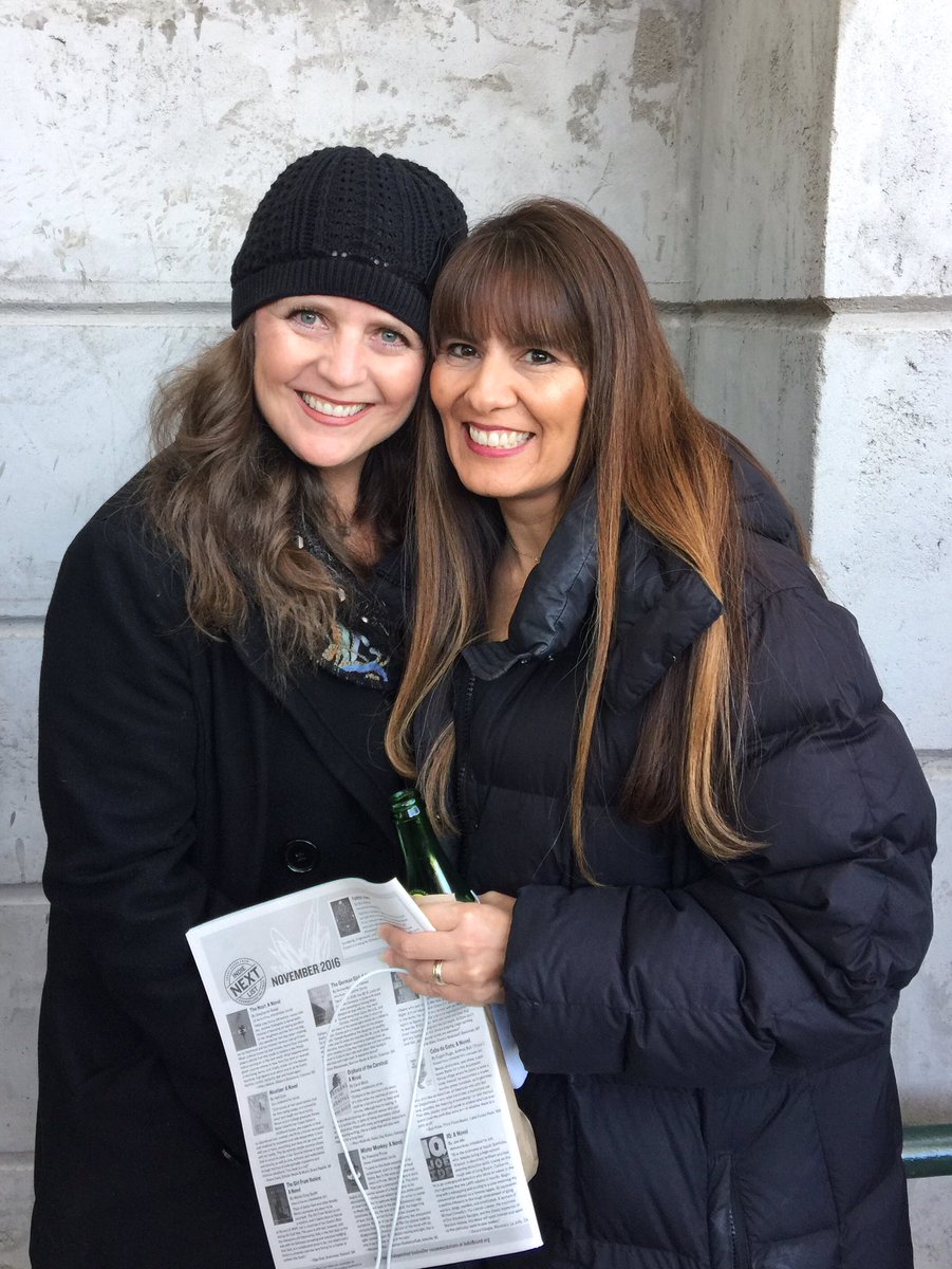 nknr's tweet photo. waiting for the boss with rachel. https://t.co/8jUqGI77XZ