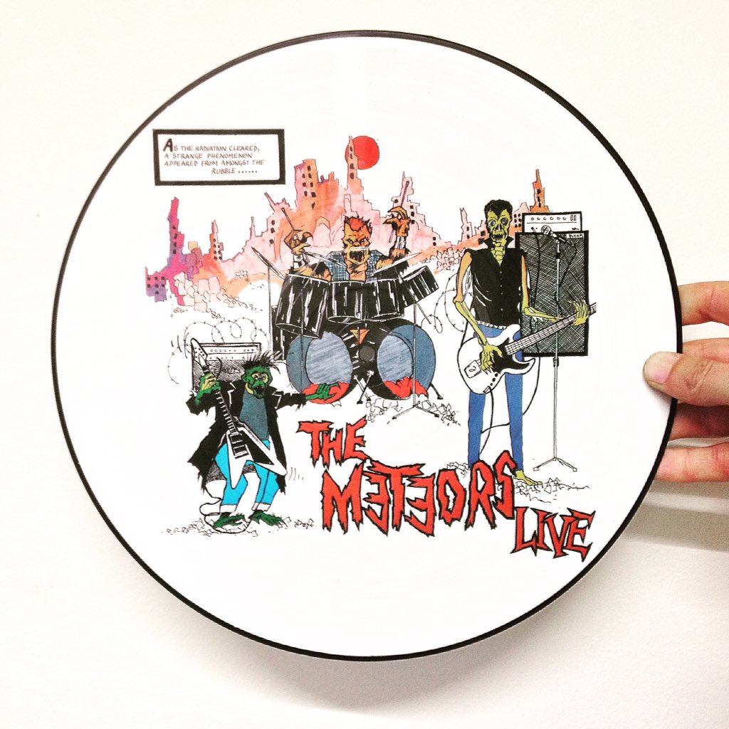 LucasBonVivant's tweet photo. Puesto que la lluvia invita a quedarse en casa al menos que giren #TheMeteors y #TheCramps a #33rpm. 

#Psychobilly #vinyl #marbella https://t.co/AQUOiKCgEm