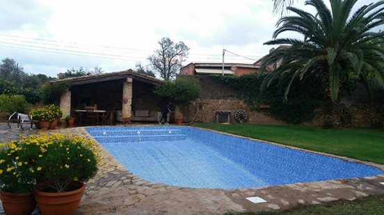diazpools's tweet photo. ¿Pérdidas de agua en la piscina?Diaz Pools lo soluciona. Reformada piscina en una casa rural ubicada en #CostaBrava #Palls #Girona https://t.co/wdakmzjmW1