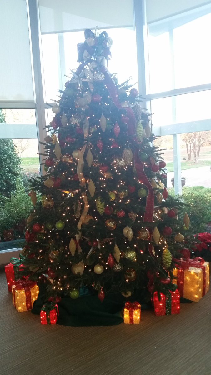 ProAssistBill's tweet photo. Holiday cheer all throughout the station including a big tree in the lobby. The bigger tree will light up tonight at 6:15 #WRALTower https://t.co/jWeOlVomUR