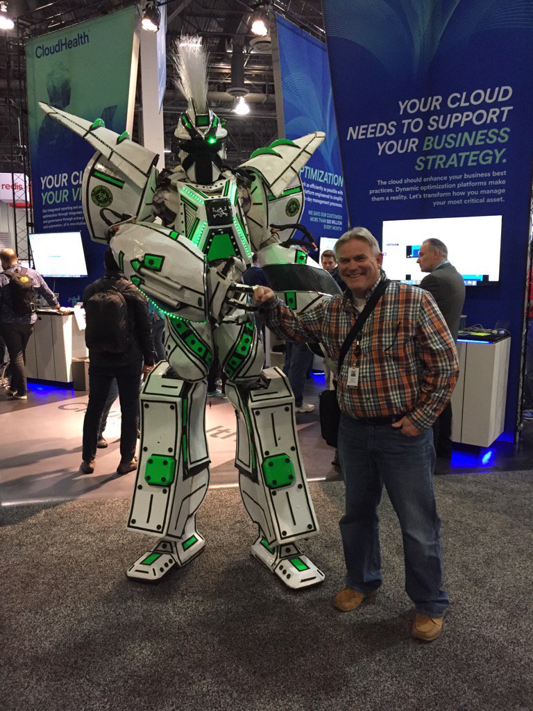 SpikebizMike's tweet photo. Was hoping the fist pump would turn it into a green Ferrari   #CHTransform https://t.co/Qjs8hc1Om9