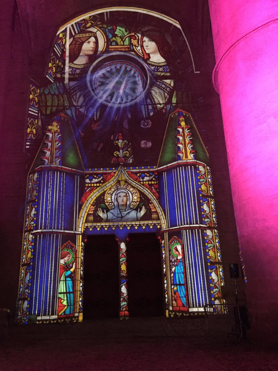 MIRALLESMP's tweet photo. Coeur de ville en lumières #montpellier encore vendredi&amp;samedi soir à voir absolument pour le plaisir des petits &amp; des grands @saurel2014 https://t.co/tJLW4VzMf1
