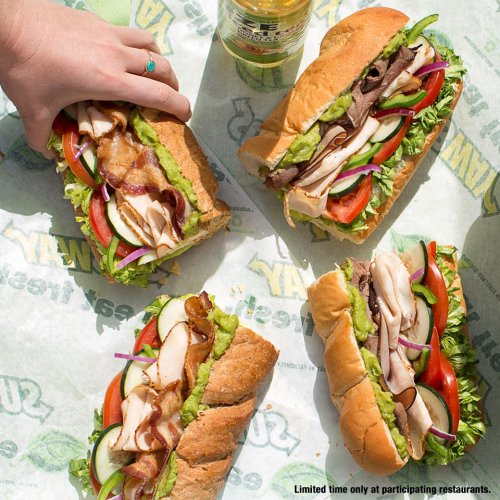 Adv3001_katlyn's tweet photo. Try adding guac on your next Subway creation ! #AWESUB https://t.co/37EJDw5VGU