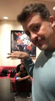 ravenaticos's tweet photo. @rickbonadio fazendo a raveninha hahahahaha nunca vamos esquecer!!!!
@juliarezendec @Laradeverdade @jaqjoya @laisbianchessi #RVN https://t.co/NHbeMtfN3J