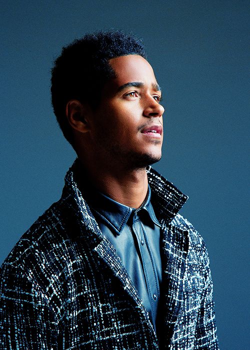 EiProfeta's tweet photo. Hoy cumple 28 años Alfred Enoch, actor que dio vida a Dean Thomas. https://t.co/pcRpTXGadp
