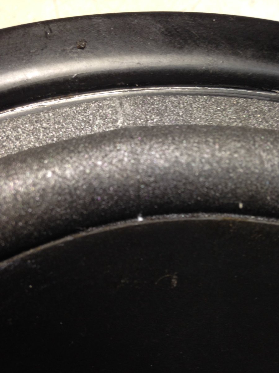 MASTERSTORE24's tweet photo. #riparazionealtoparlanti #dynaudio #bordo #foam #sospensione tagliata e giuntata. #masterstore24.com info 3774545894 https://t.co/JoqhOSCkmZ