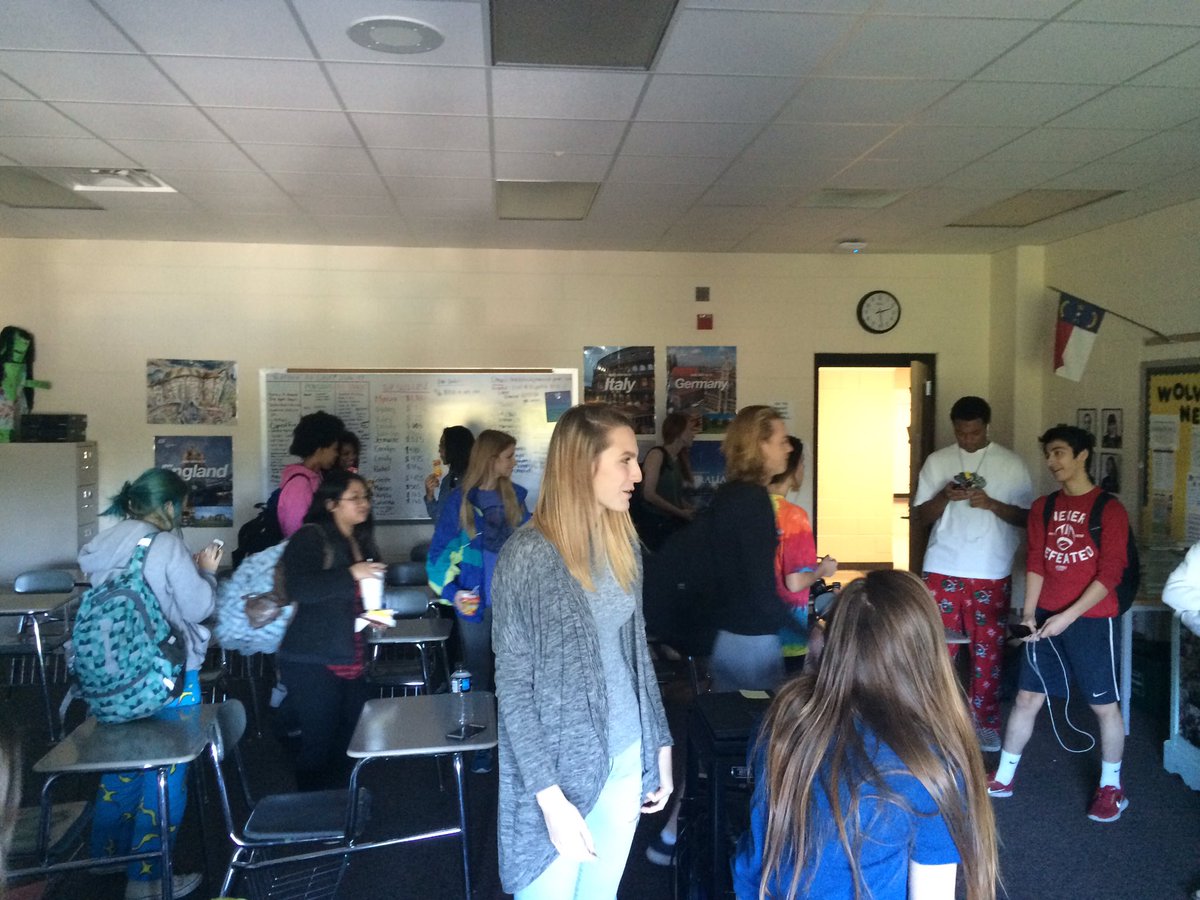 People4AnimalRights tweet media