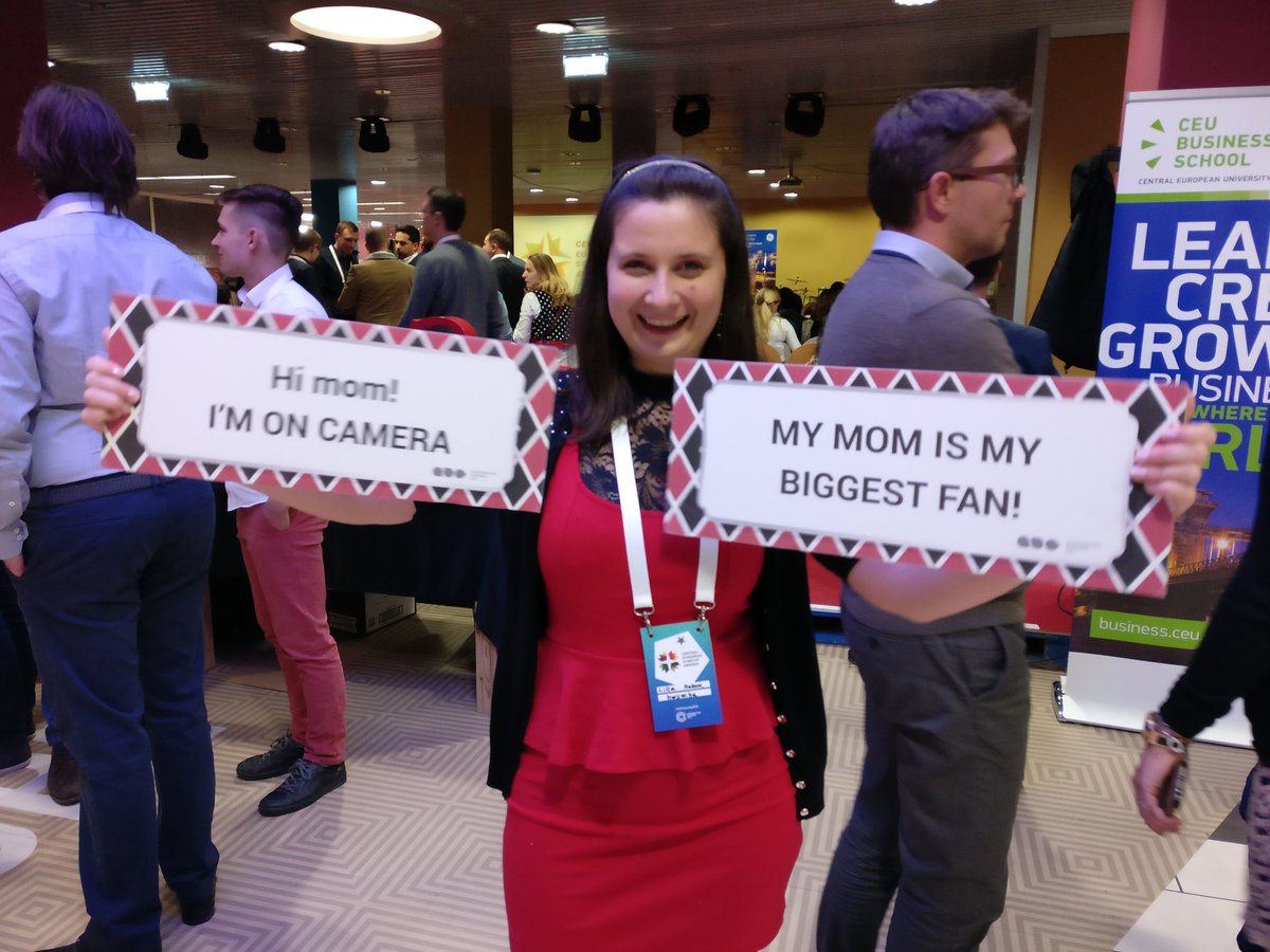 habosvilla's tweet photo. Hm, van még itt két kép. Az egyik főleg anyukámnak, csak az a baj, hogy ő nem tud angolul. 😊 #CESAawards #cesawards2016 https://t.co/lfMwZxdyp9