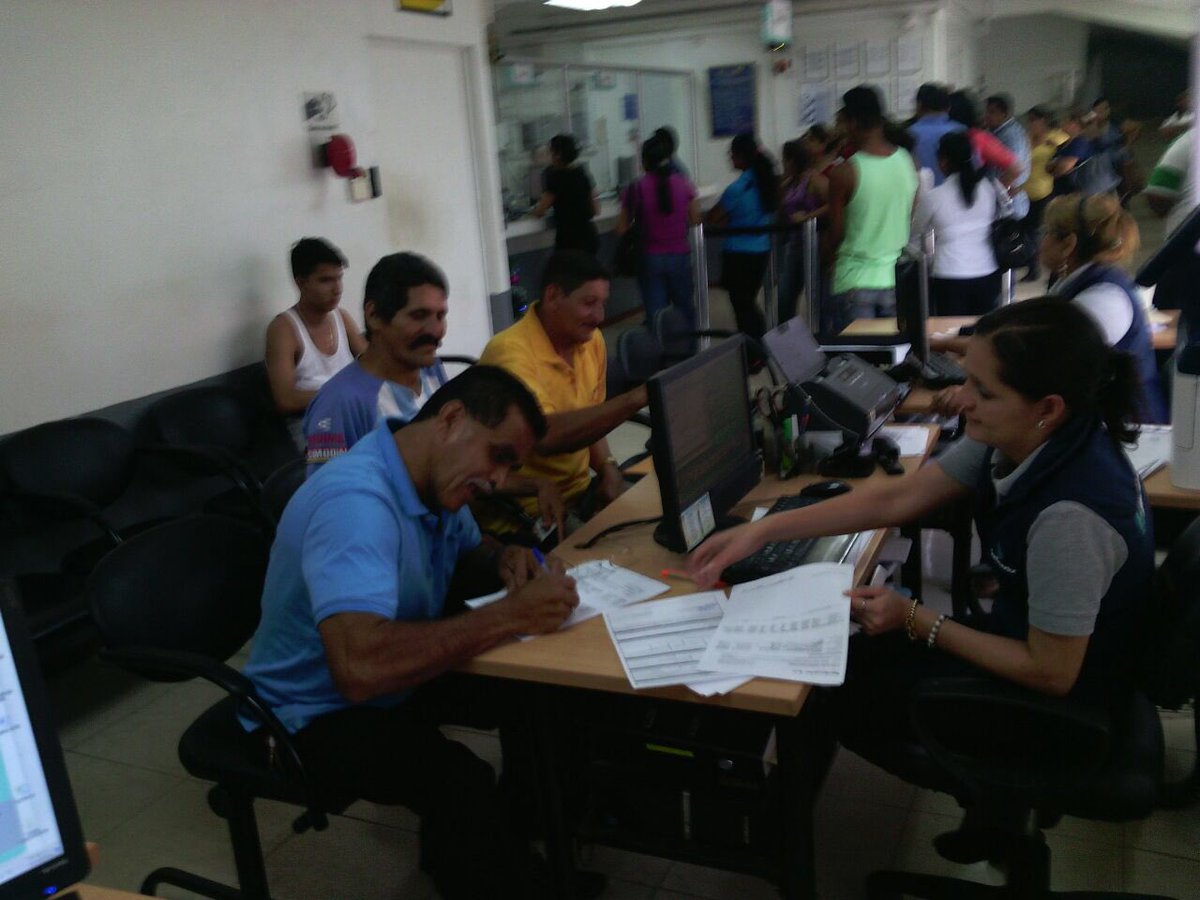 Agricultura_CZ5's tweet image. #InfoMAGAP |Asoc. El Roble recibe crédito de @BanEcuadorBP para siembra, movilización y cosecha d maíz con apoyo de @AgriculturaEc #LosRíos