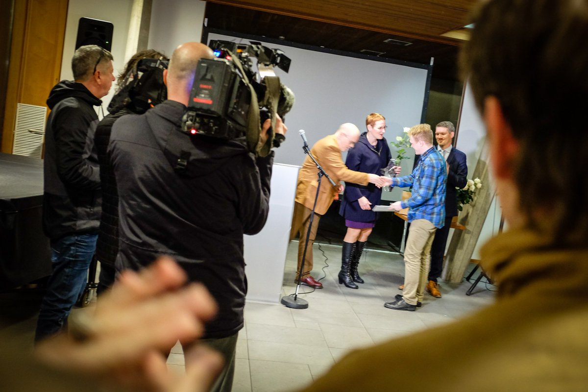 Það sem við erum stolt og glöð í dag! Til hamingju með tilnefninguna til Ísl. bókmenntav., elsku Viðar okkar og allir hinir <3 #jónlærði