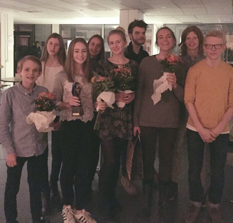 olofoskarsson's tweet photo. Stort grattis till Uppsala Musikklasser (UMK) som tog hem vinsten i Naturvetarmästarna 2016 på Rosendalsgymnasiet. https://t.co/bjrILYEPRG