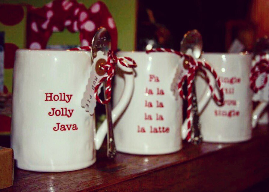 wildgingergb's tweet photo. The cold weather is here, so make a cup of your fav hot coco in our fav holiday mug 🎄 #love #musthaves #hollyjolly #wildgingergb https://t.co/2SRXOiQjWe