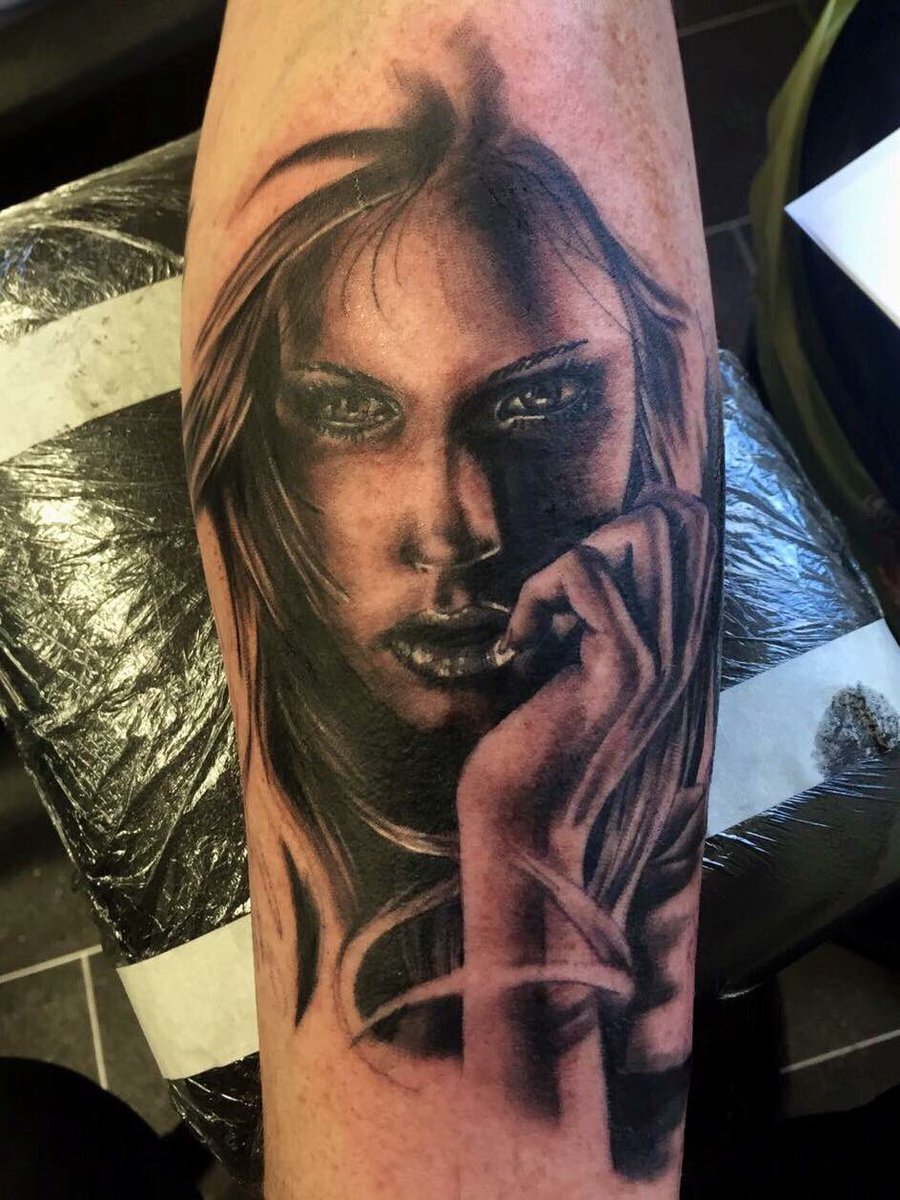 Couldn't be happier with the start of my sleeve. 👌🏽👌🏽