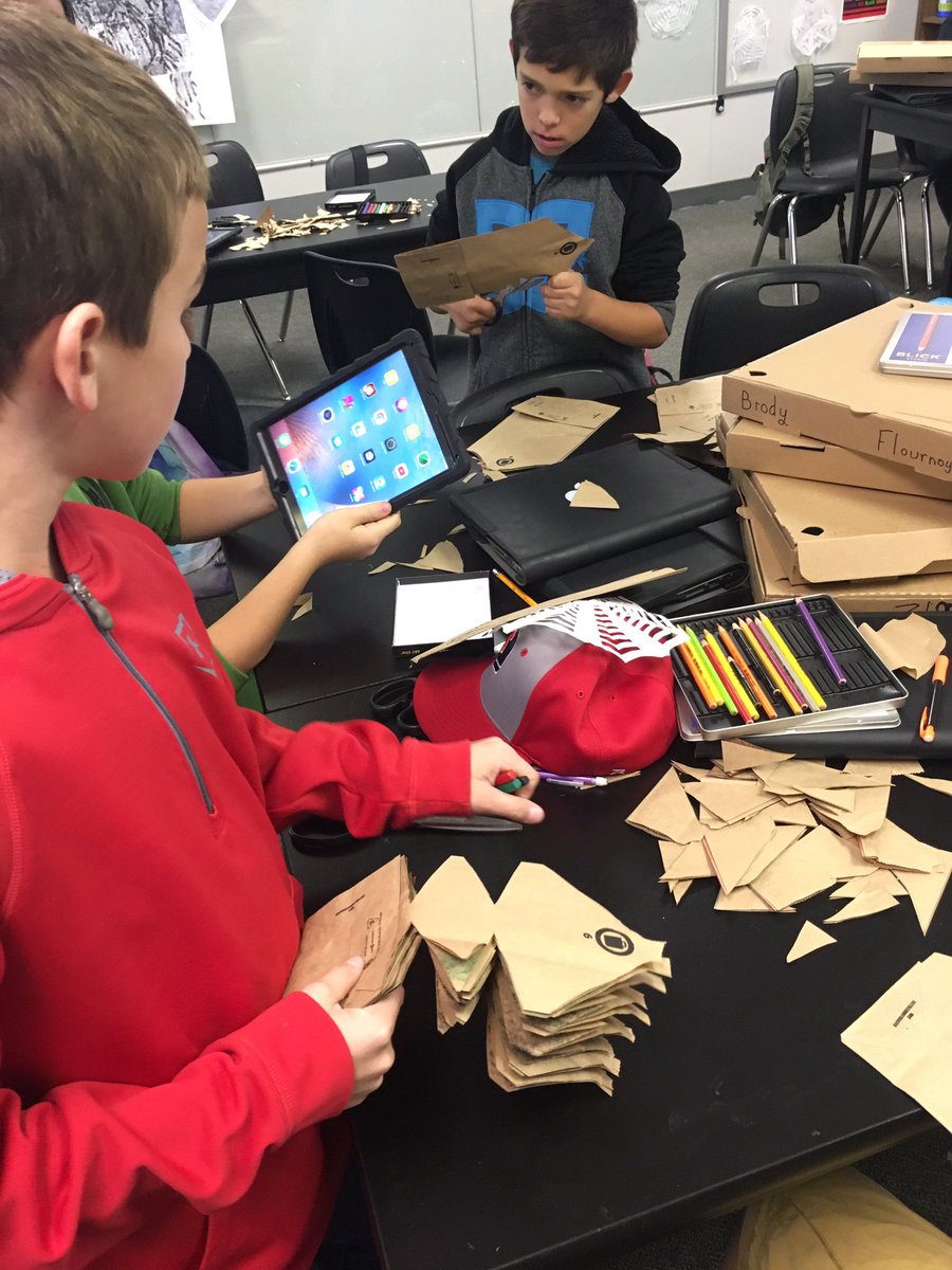 32davinci's tweet photo. Paper bag sculptures! https://t.co/0M6zxWv34r