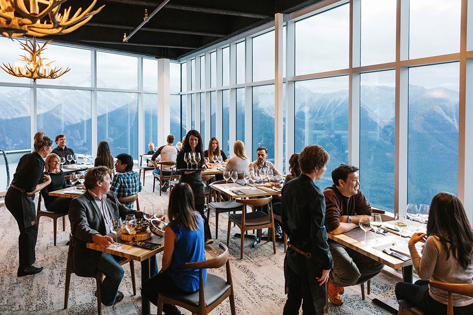 mulveybanani's tweet photo. Proud to be part of the #topprojects2016 award winning team for the Banff Gondola project with @DIALOG @PCLConstruction @Entuitive https://t.co/KxcH2HhjU8