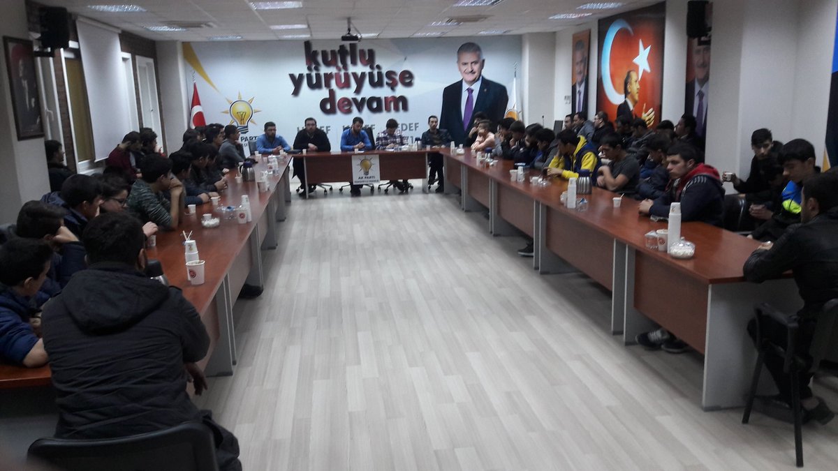 akbasaksehirtsk's tweet photo. İlçe Bşk.Sn.@omrfarukay 'ın Teşrifleriyle İlçemizde Altınşehir Mh.Teşkilatımızın Haftalık Toplantısı'nı Gerçekleştirdik.@BariscanKISACIK https://t.co/K8WYs0Q60d