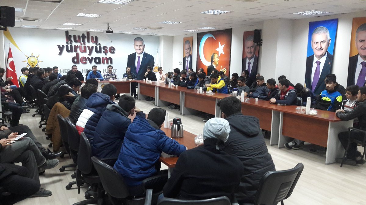 akbasaksehirtsk's tweet photo. İlçe Bşk.Sn.@omrfarukay 'ın Teşrifleriyle İlçemizde Altınşehir Mh.Teşkilatımızın Haftalık Toplantısı'nı Gerçekleştirdik.@BariscanKISACIK https://t.co/K8WYs0Q60d