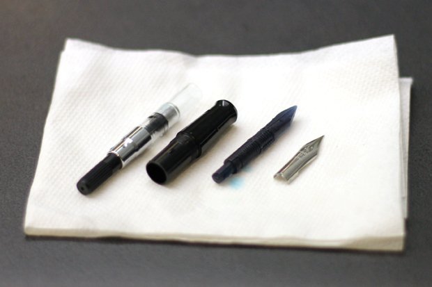 EdgarsSBTS's tweet photo. Fountain Pens must be cleaned regularly in order to function properly. https://t.co/Ndd2SQ4lPs https://t.co/0cNzQCRsaM