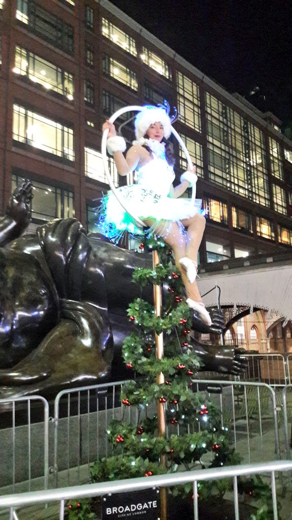 HelenaGoesGreen's tweet photo. The luminescent &amp; beautiful #Tink puts on a show at @BroadgateLondon
#Broadskate @DreamTink 
@visitlondon @LDN https://t.co/Lq1wbL4MGc