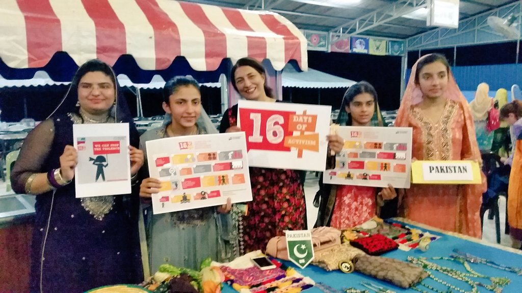pputerimy's tweet photo. Pakistan #GirlGuides at #IGGCC2016 Centenary Camp showed support for #16DaysOfActivism against Gender-based Violence #16days #16ways https://t.co/iXvqY6HdyQ