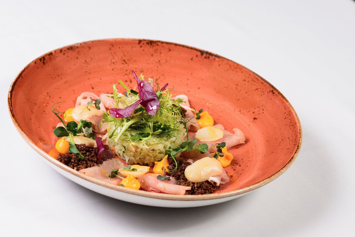 No jaunās ēdienkartes- sālīts bekons ar skābu kāpostu salātiem!