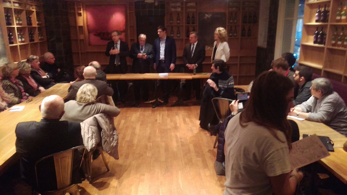 VincentJeanbrun's tweet photo. Café #politique sur la #sécurité en @iledefrance avec @PierreMorange , Alain Gournac, et @emmanuellamy, et à l'invitation de @LudivineAnne https://t.co/GJ37YvyAZd