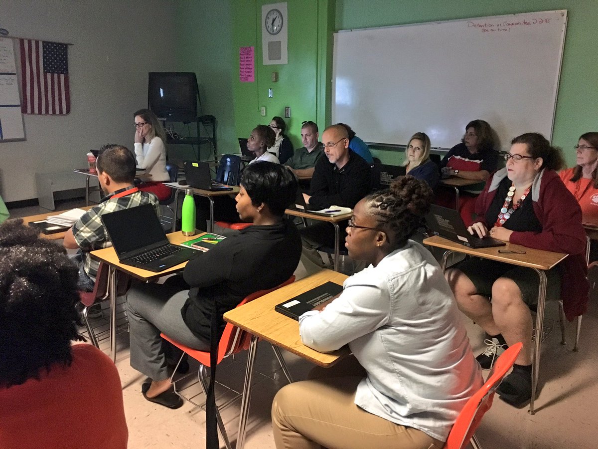 piperprincipal's tweet photo. Literacy & World Languages Departments Getting Immersed into Canvas to Work Better and Not Harder! #PSDDay #PiperMindset https://t.co/9AL5uWTG0G