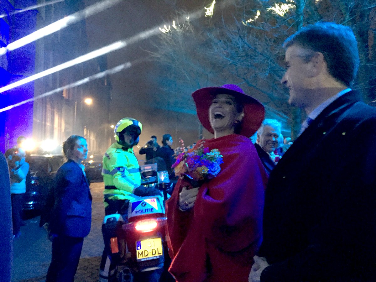 Spectaculaire lichtshow tijdens opening JADS [fotos] #JADS #denbosch   bit.ly/2gcKT3f