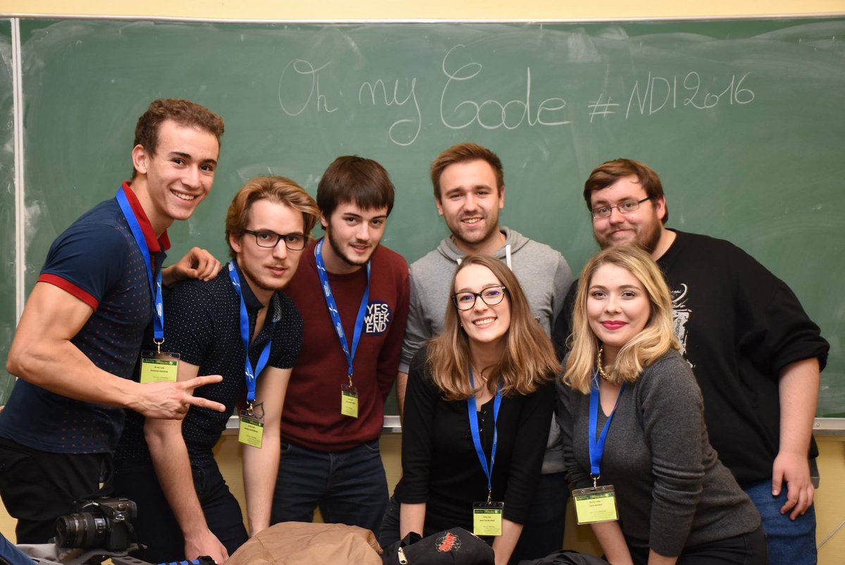 OhMyCodeNews's tweet image. LA TEAM EST PRÊTE ! #NuitInfo