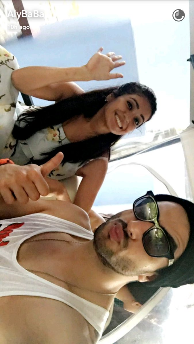 sajvrse's tweet photo. Thank you so much @AlyGoni for this selfie!!!
#RaYal 
#AlSha https://t.co/ly3IVOaHWi