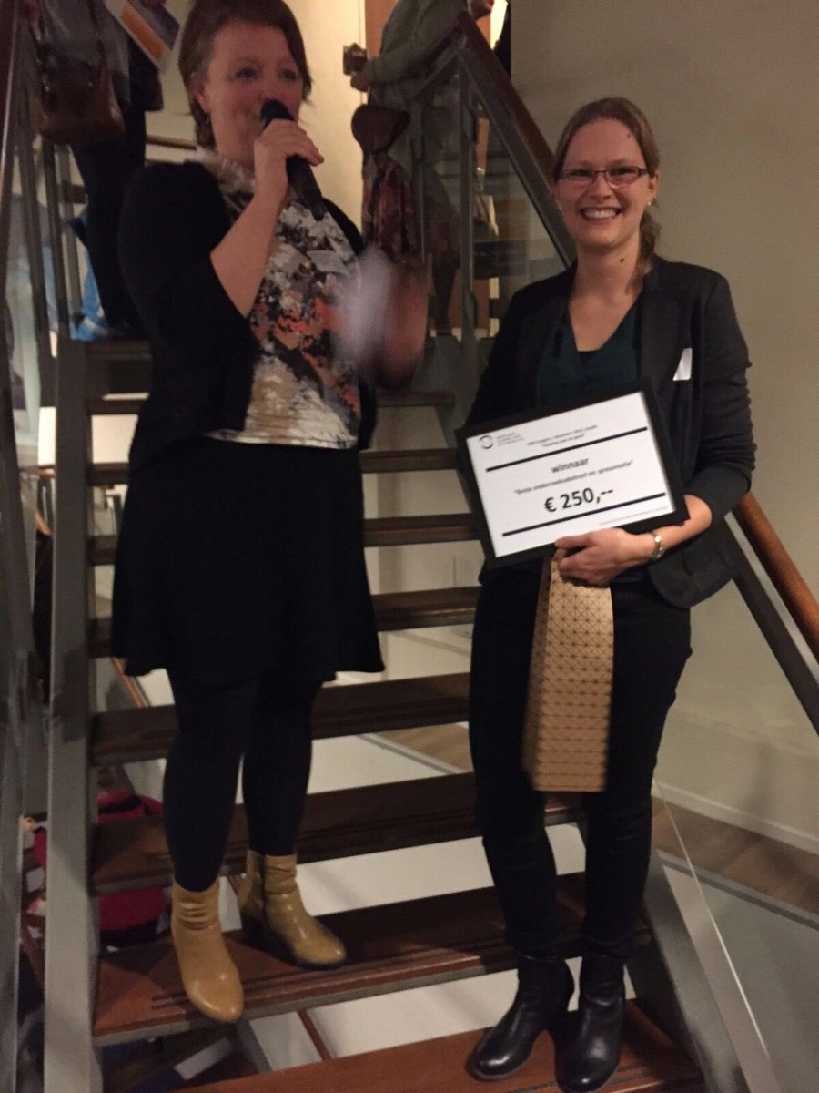 Rozemarijne's tweet photo. En Nienke Jonker wint de posterprijs! #NAE2016 @AccareKJP joehoe! https://t.co/YBUnej2PgY