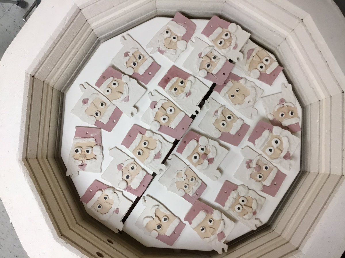 ArtVHEC's tweet photo. First batch of 400 Alabama Santas about to be fired! https://t.co/Nz1mWHK8m8