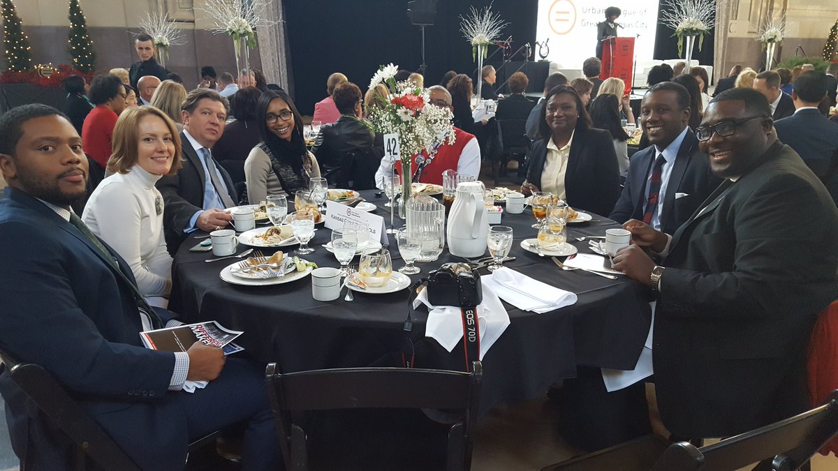 RayWeikal_KSD's tweet photo. Team @kcpublicschools is proud to help honor this year's #DifferenceMakers at today's @UrbanLeagueKC awards luncheon! @MarkBedell_KCPS https://t.co/u7qTum0sZ9