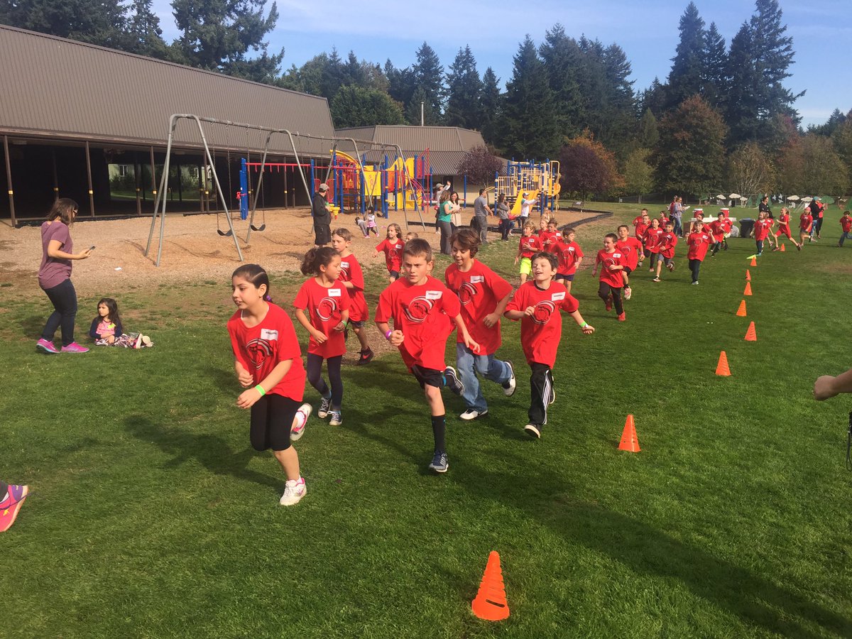 swagnw's tweet photo. RIVER GROVE ELEMENTARY RACCOON RUN - great job to all their students for finishing the run @RiverGroveLOSD  https://t.co/8JhCPDdujZ #swagnw https://t.co/uLgGVOPd8Z