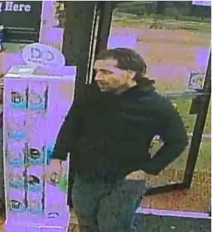 SLMPD's tweet image. Someone recognizes this robber. Call @STLRCS anonymously at 866-371-TIPS &amp;amp; help us get a criminal off our streets. ow.ly/4577306IR7L