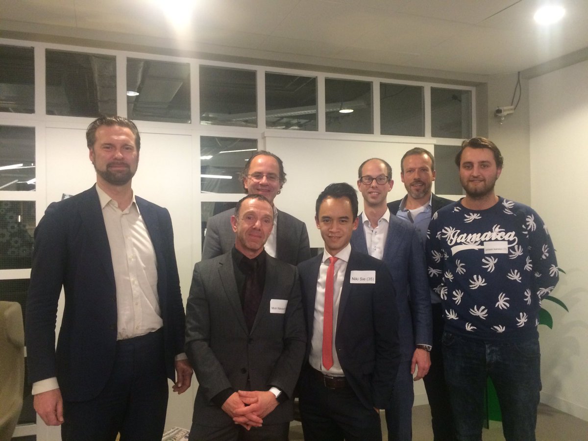 Rinkezonneveld's tweet photo. Mooie sessie startups @evanet8 @Mobilityheroes @parkeagleapp met @ducohoogland en @MStruijvenberg over smart mobility @VentureCafeRdam https://t.co/5cGQQ1qazg
