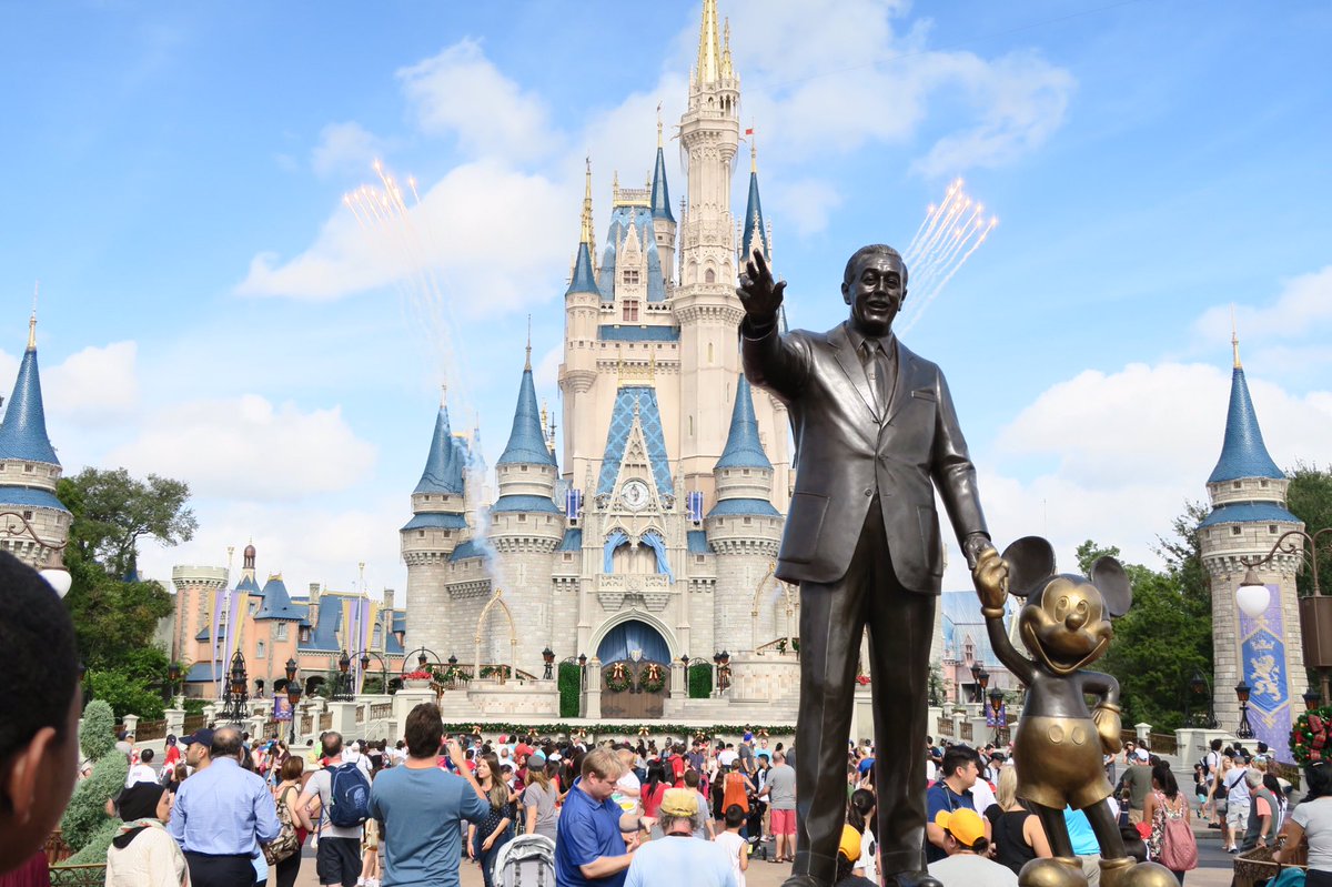 DLPupdates's tweet photo. Finally at the most magical place on Earth! 😍🤗 https://t.co/HW3QwnNsQR
